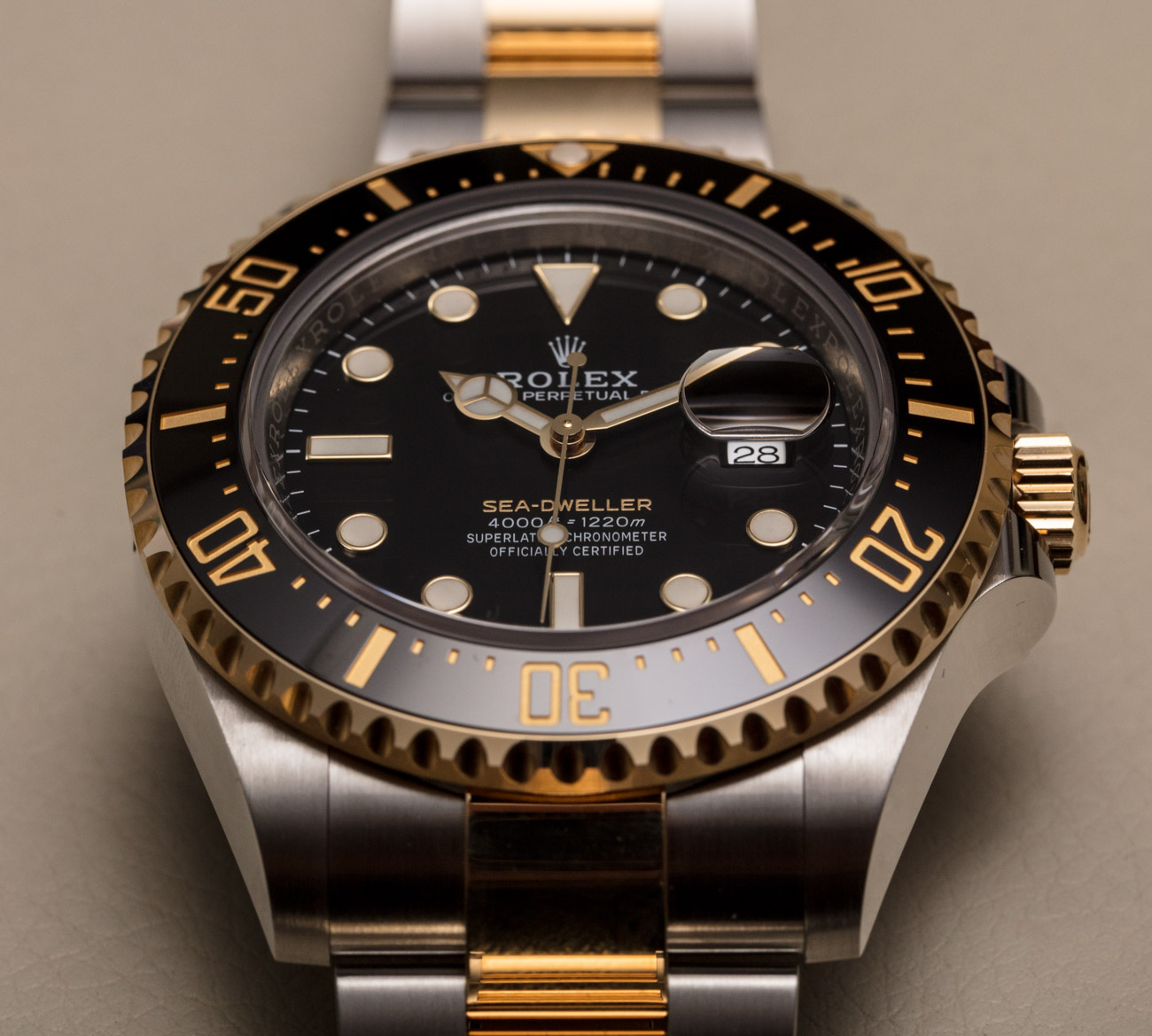 You are currently viewing Rolex and the Date Window