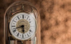 Troubleshooting Quartz Clocks 101: Common Issues, Easy Fixes